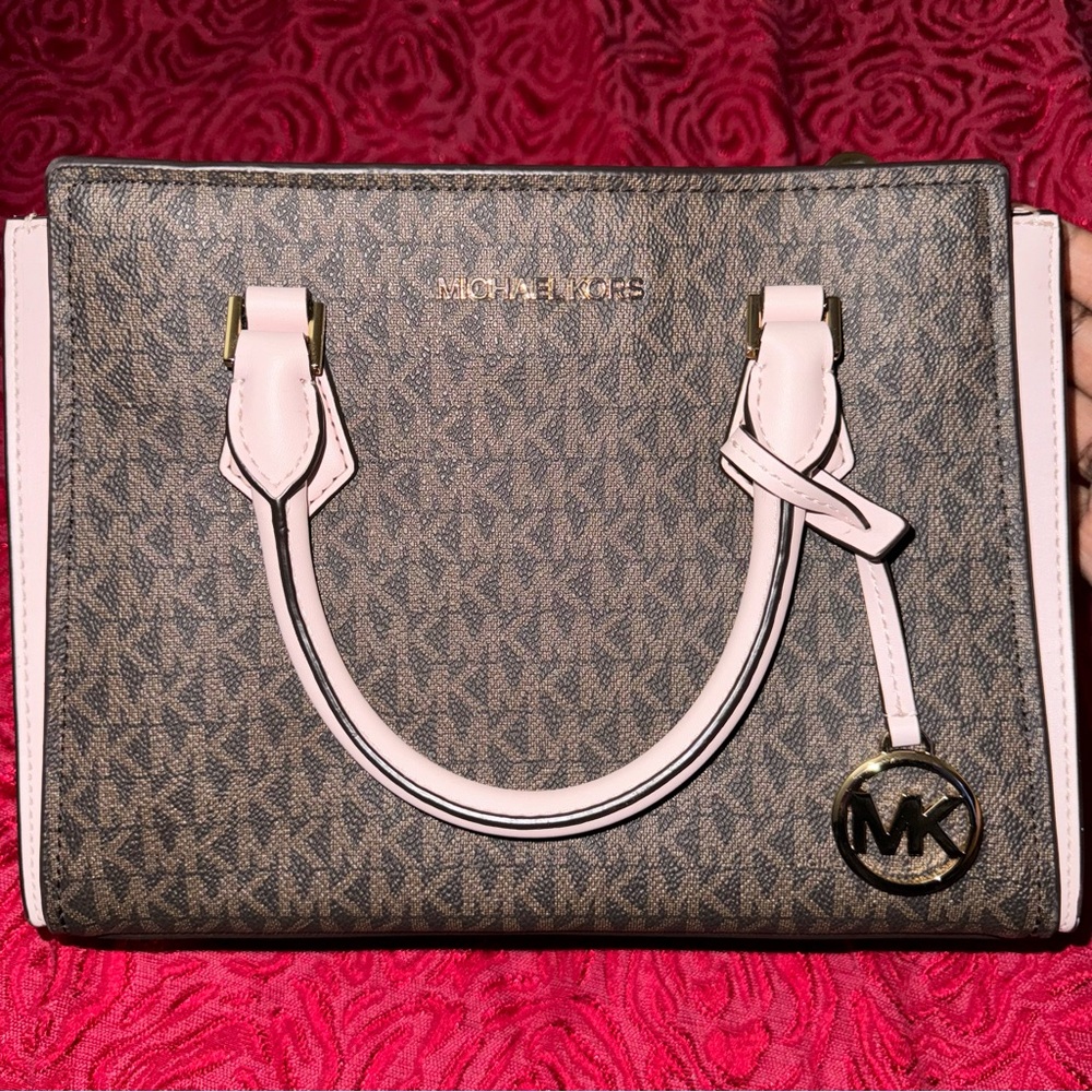 Michael Kors Hope Medium Leather Signature Logo Messenger Crossbody Handbag